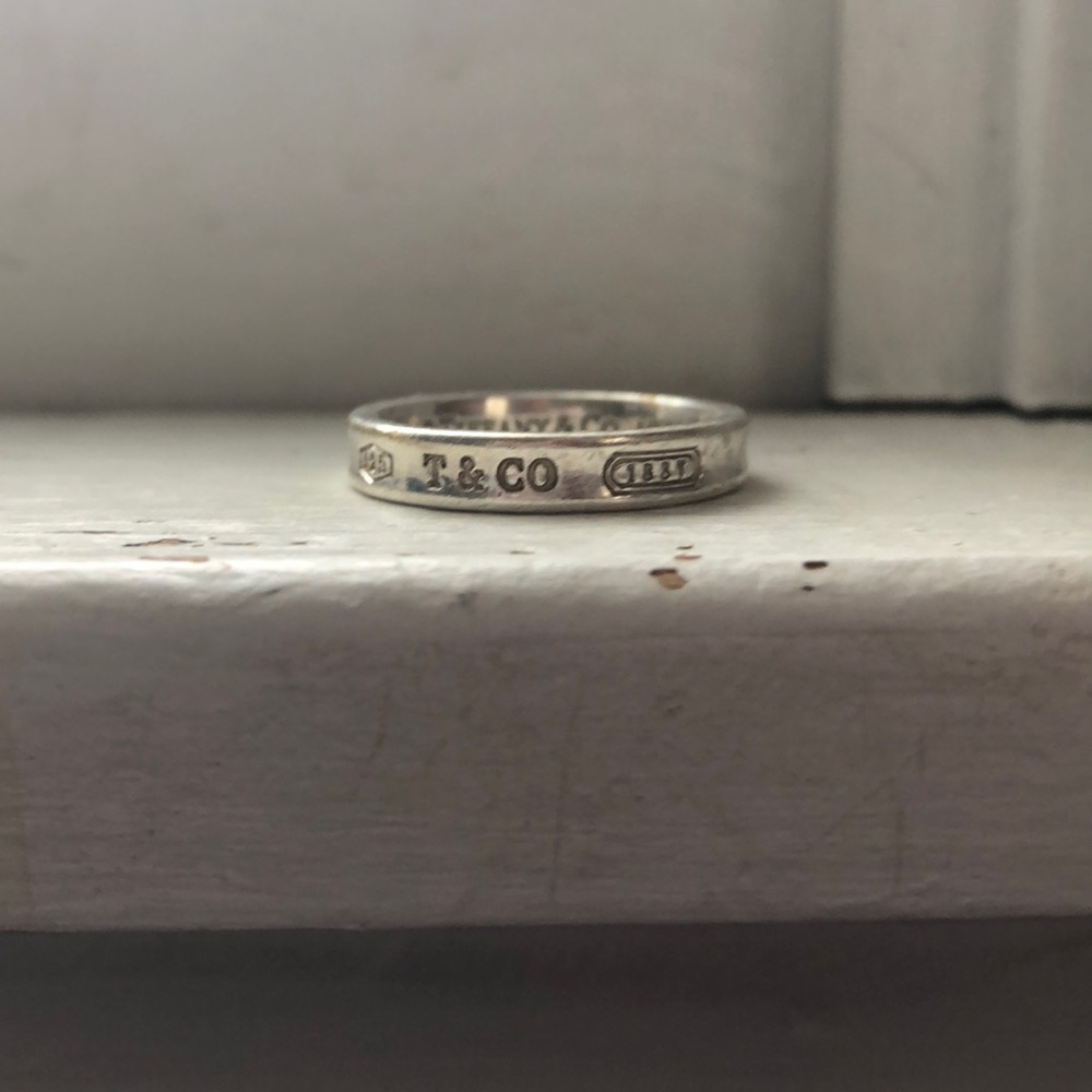 Narrow ring size 7